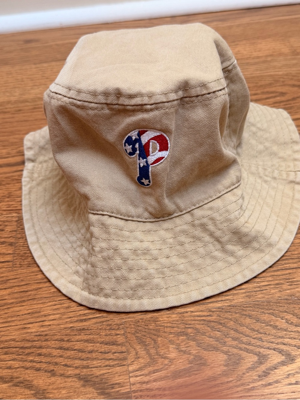 Philadelphia Phillies Beige Bucket Hat with Stars & Stripes P Logo